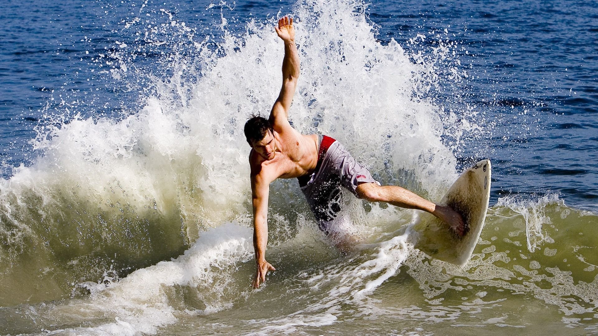 公牛完封勇士，抢七大战中德罗赞三分雨不断，公牛战绩